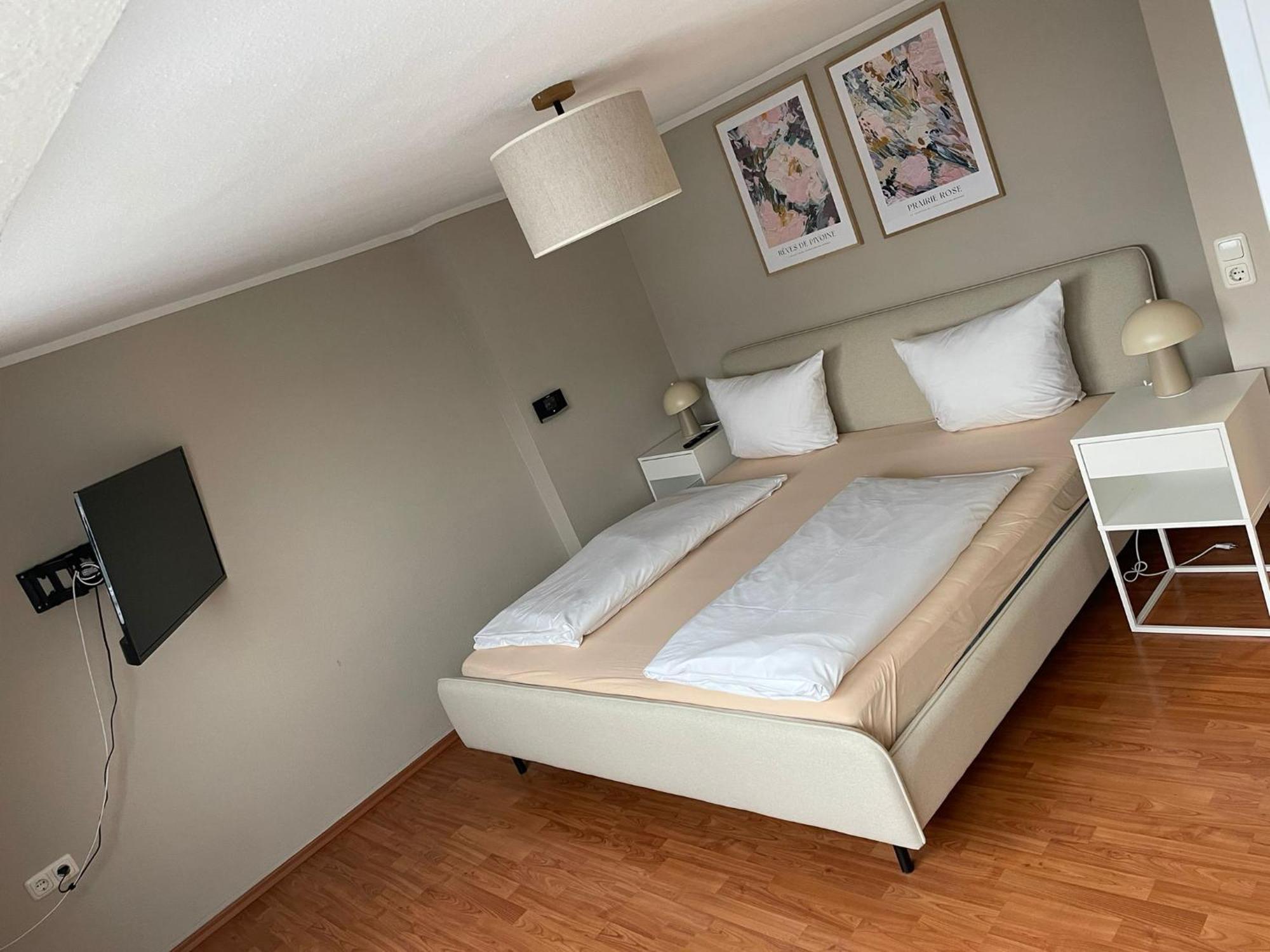 Homie Stay Schiestlstrasse - Moderne Dachgeschosswohnung Mit 2 Schlafzimmern Wurzburgo Exterior foto